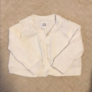 Gap sweater